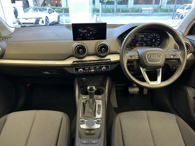 Audi Q2 3