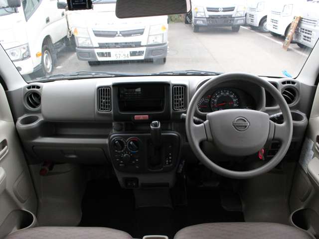 Nissan NV100 Clipper 12