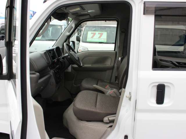 Nissan NV100 Clipper 10