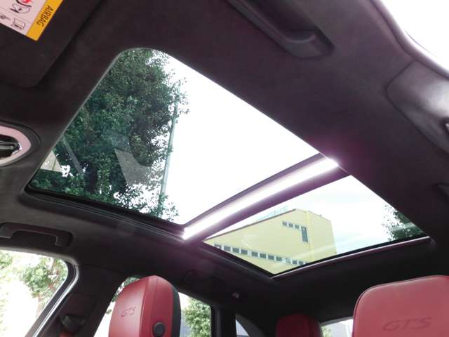 Porsche Macan 4