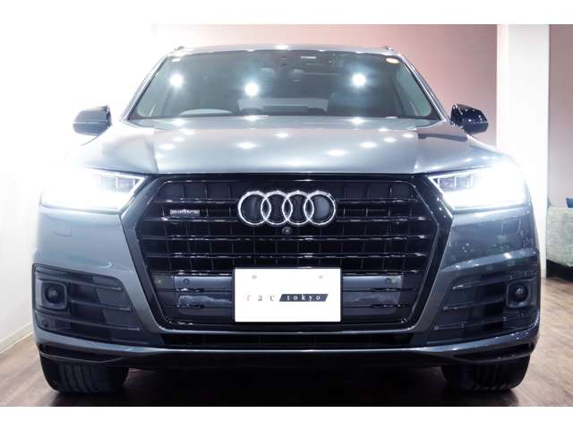 Audi Q7 6