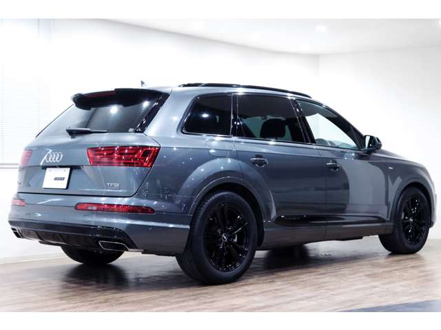 Audi Q7 8