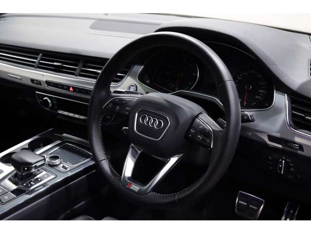 Audi Q7 10