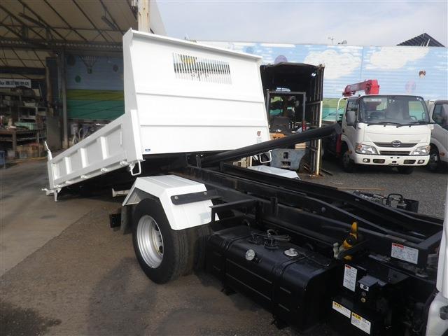 Hino Dutro 11