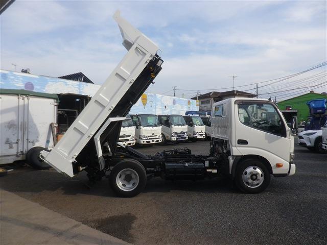 Hino Dutro 12