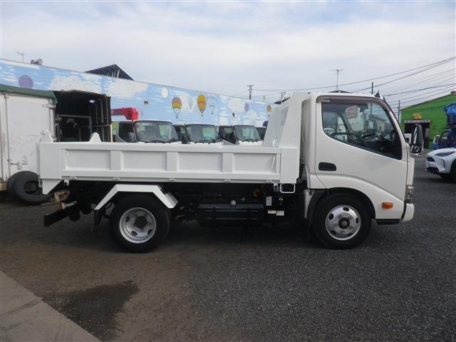 Hino Dutro 4