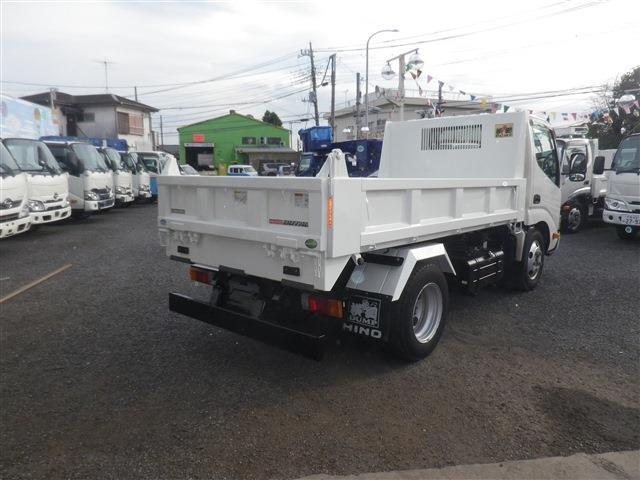Hino Dutro 5