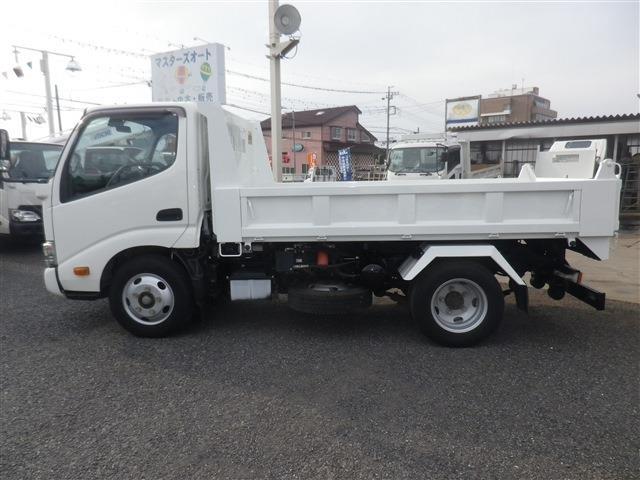 Hino Dutro 8