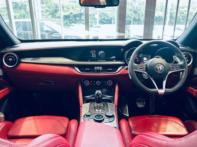Alfa Romeo Stelvio 5