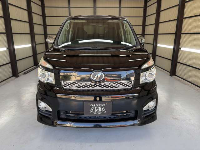 Toyota Voxy 6