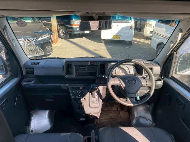 Daihatsu Hijet Cargo 11