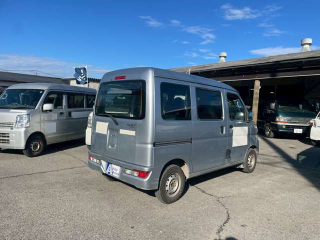 Daihatsu Hijet Cargo 5