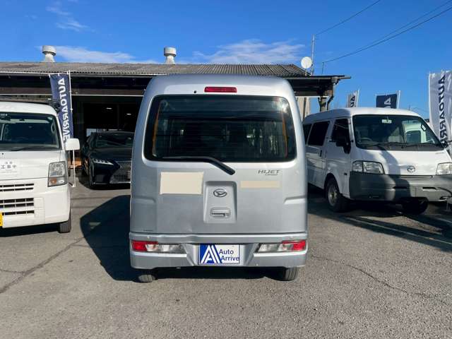 Daihatsu Hijet Cargo 6