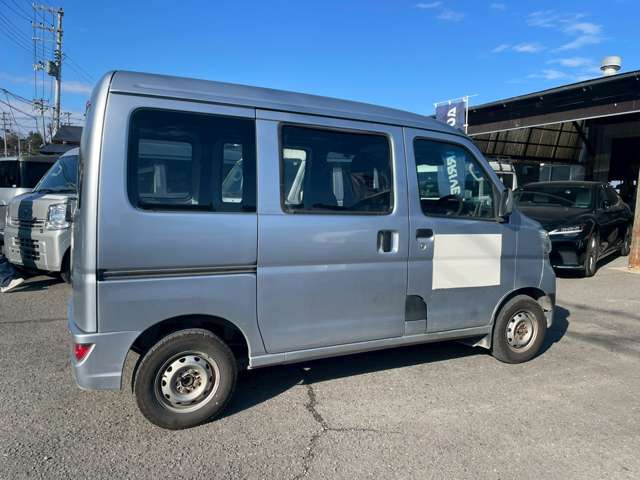 Daihatsu Hijet Cargo 7