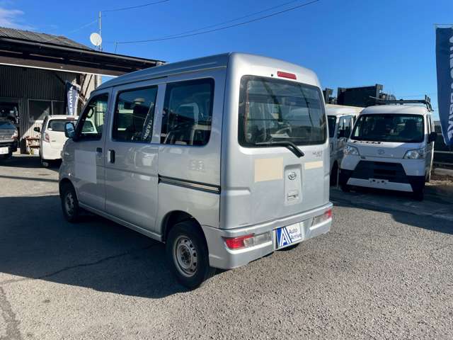 Daihatsu Hijet Cargo 10