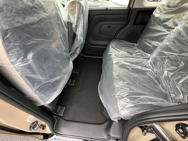 Mitsubishi Delica Mini 10