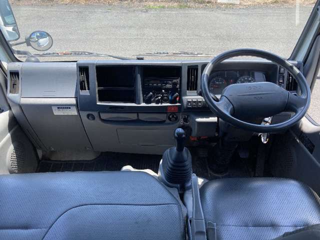 Isuzu Elf 6