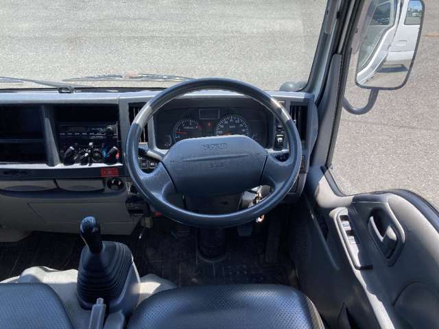 Isuzu Elf 7