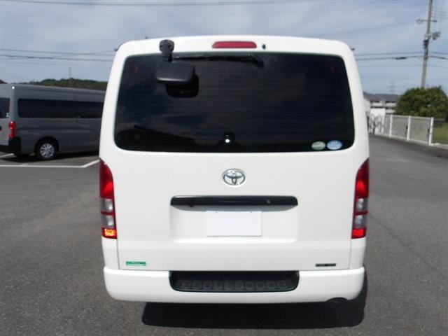 Toyota Regius Ace 6