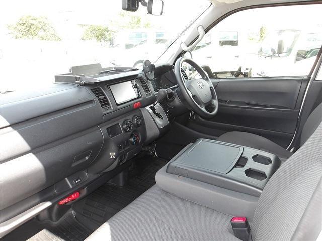 Toyota Regius Ace 10