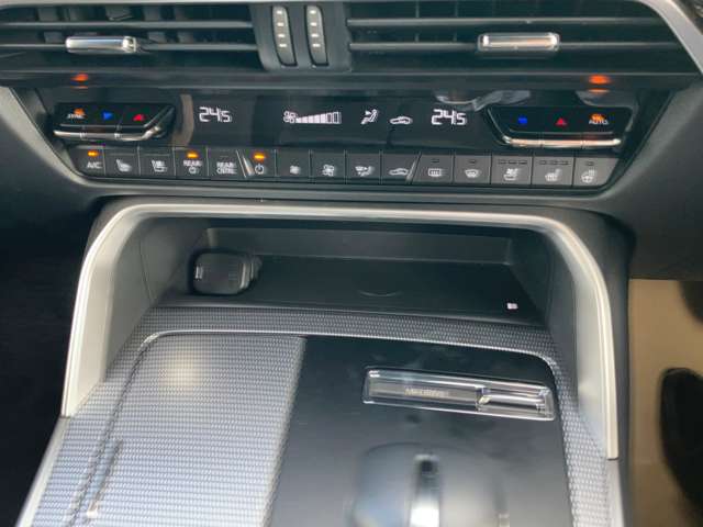 Mazda CX-80 11