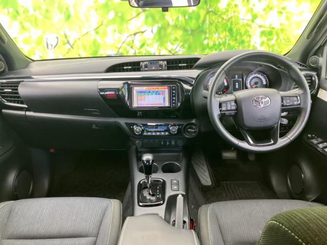 Toyota Hilux 2