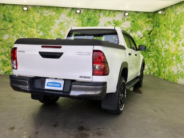 Toyota Hilux 6