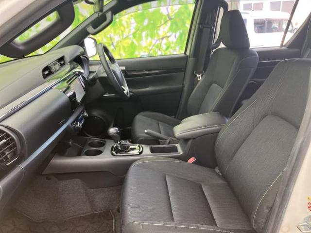 Toyota Hilux 9