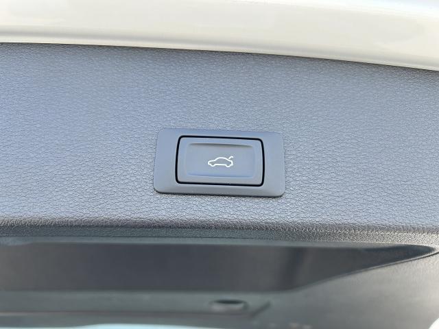 Audi Q2 11