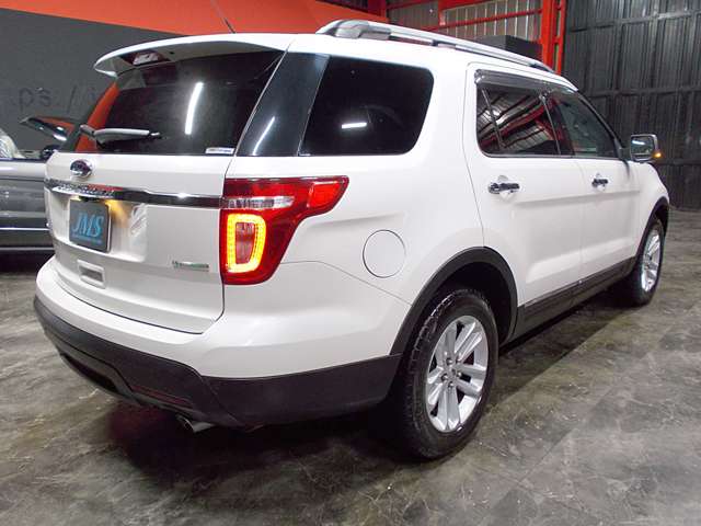 Ford Explorer 6