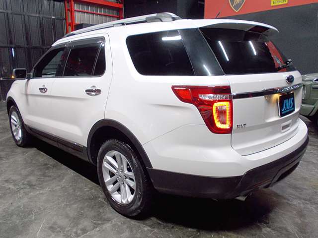 Ford Explorer 8