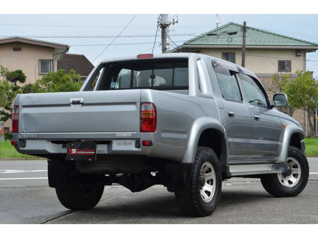 Toyota Hilux 2