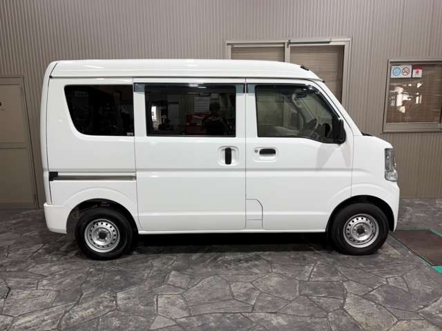 Mitsubishi Minicab Van 11