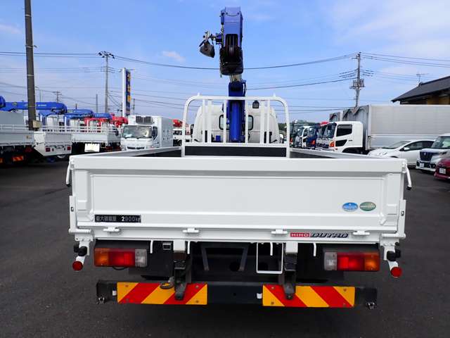 Hino Dutro 8