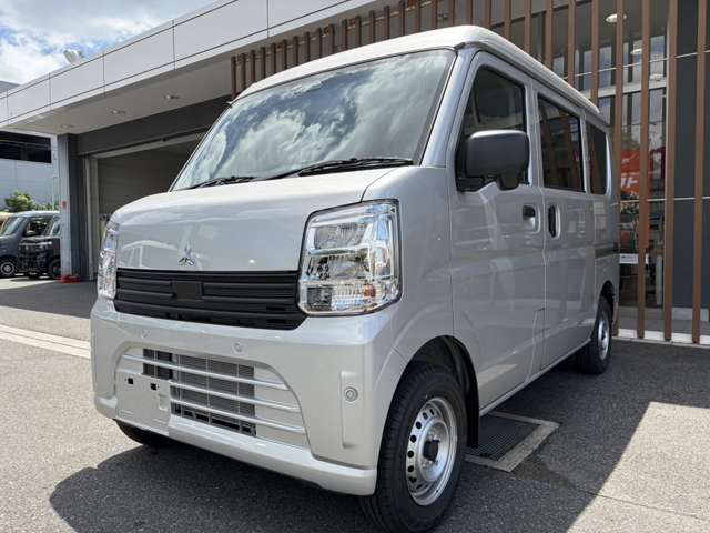 Mitsubishi Minicab Van 9