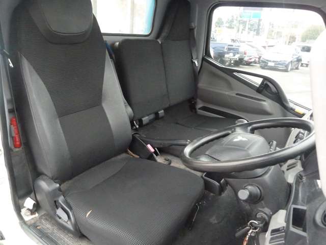 Mitsubishi Fuso Canter 9