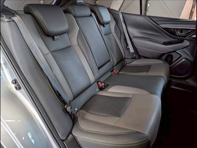 Subaru Legacy Outback 6