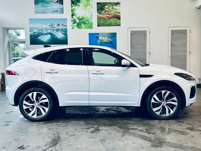 Jaguar E-Pace 9