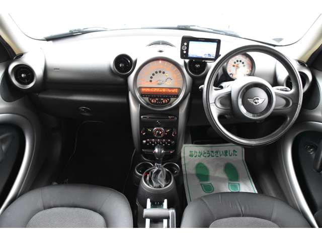 MINI Crossover 8