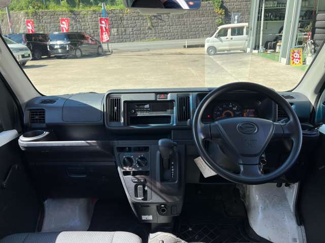Daihatsu Hijet Cargo 3