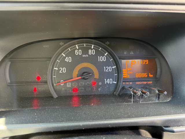 Daihatsu Hijet Cargo 4