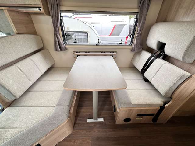 Toyota Camroad 4