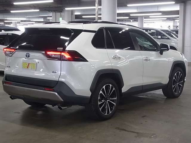 Toyota RAV4 6