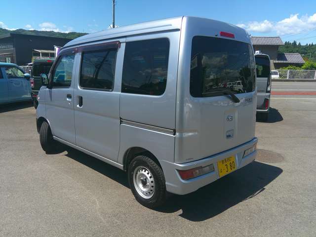 Daihatsu Hijet Cargo 7