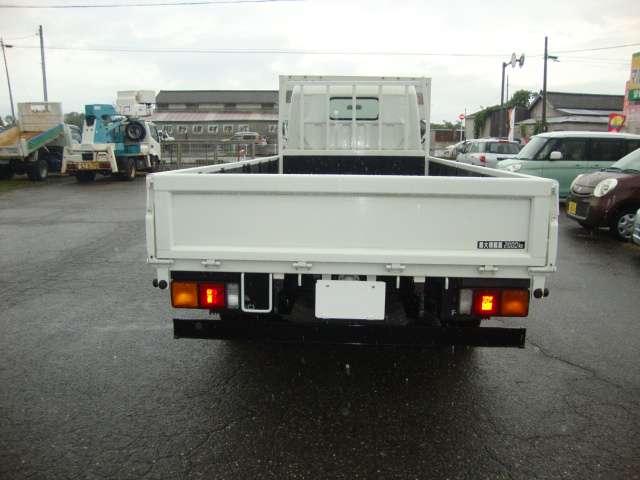 Mitsubishi Fuso Canter 9