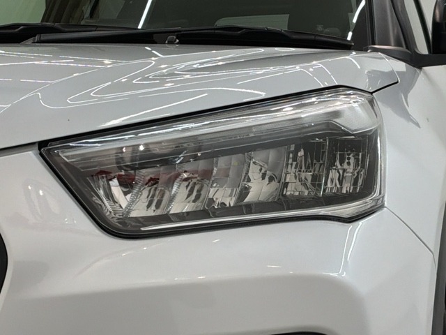 Daihatsu Rocky 7