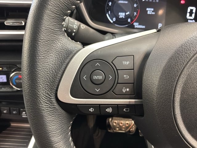 Daihatsu Rocky 9