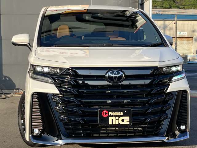 Toyota Vellfire 12