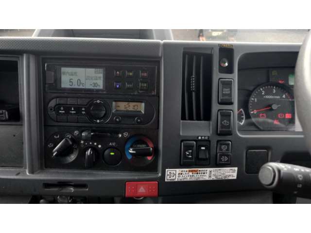 Isuzu Elf 9