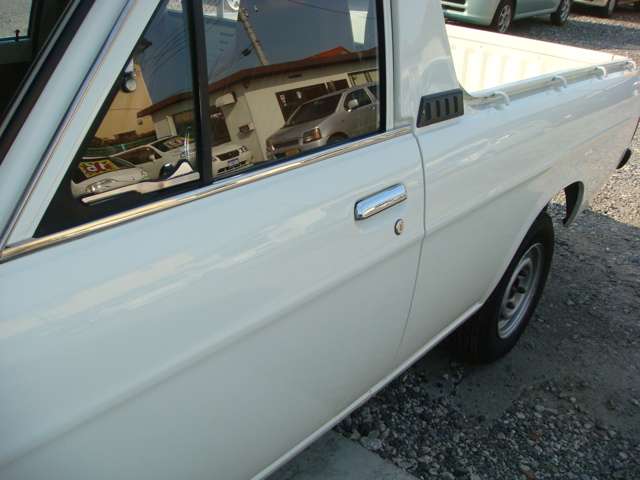 Nissan Sunny Truck 11
